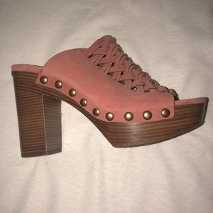 Michael Kora Coral Suede Shoes Size 9